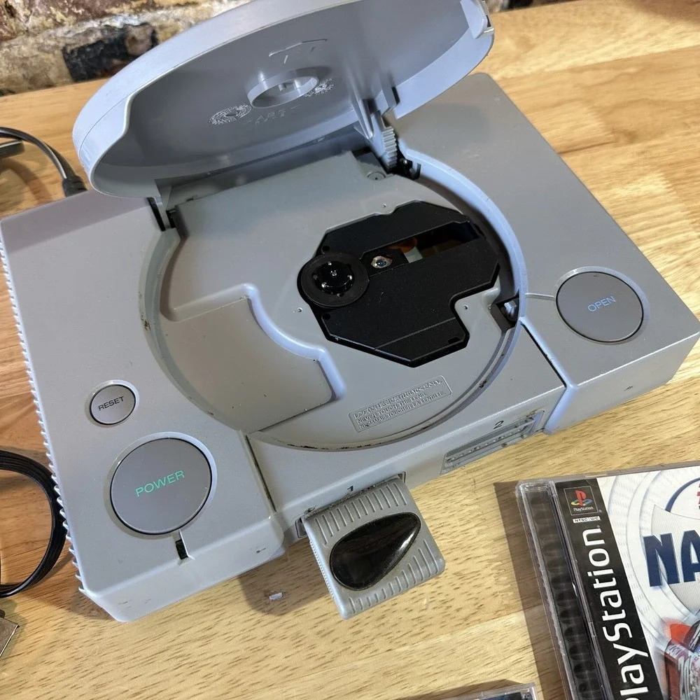 Sony PlayStation 1 SCPH-7501 Console and 2 games FOR PARTS